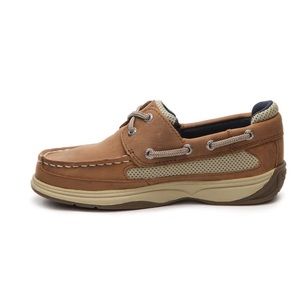 Sperry Lanyard lace-up is a perfect choice.